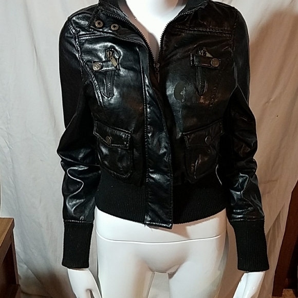 A beautiful black biker jacket - Picture 5 of 6